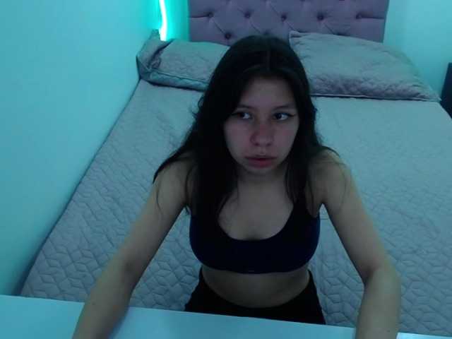 Live sex webcam photo for Alysse- #272444050