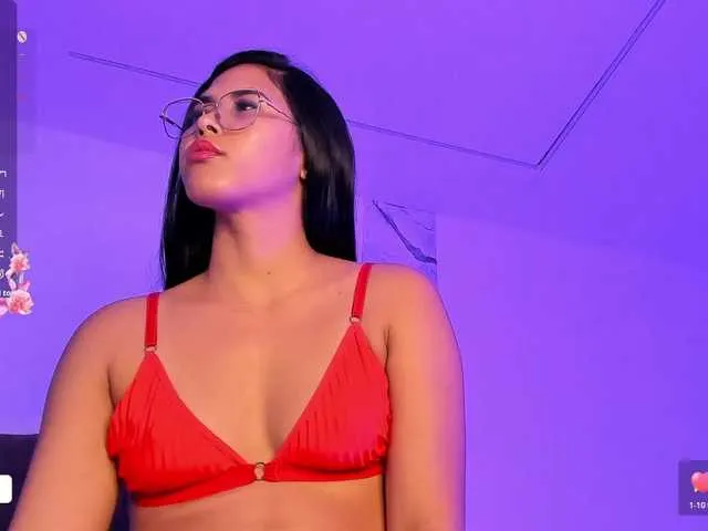 Live sex webcam photo for Alysson-18 #292389583