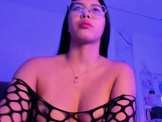 Live sex webcam photo for Alysson-18 #294054927