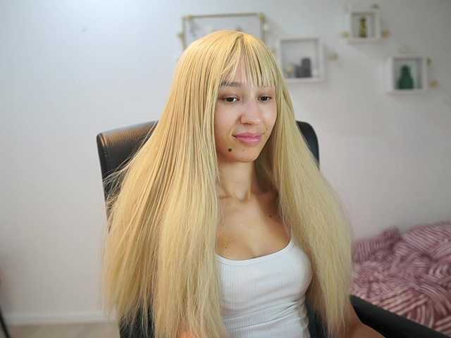 Live sex webcam photo for AmaiLiu #291792537