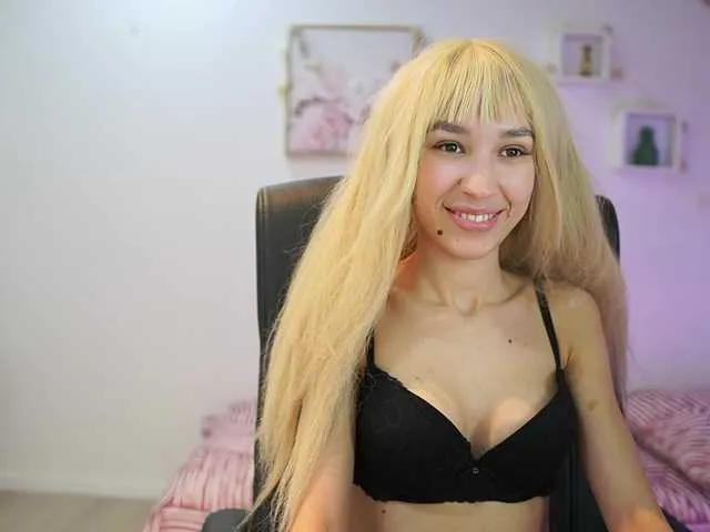 Live sex webcam photo for AmaiLiu #292612245