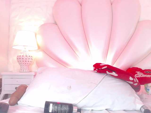 Live sex webcam photo for AmaiaWells #275705084