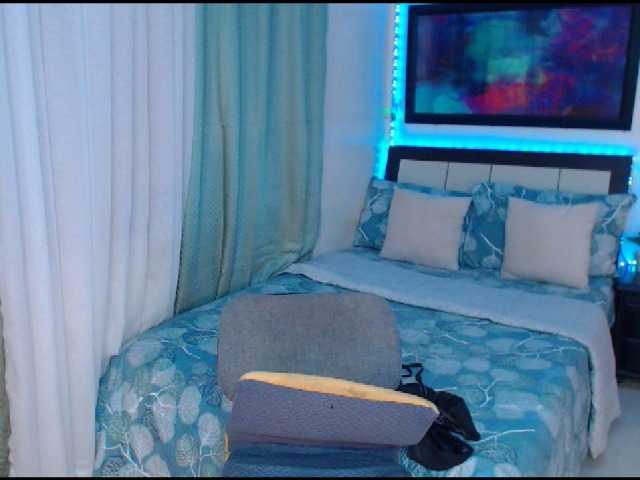 Live sex webcam photo for AmandaFoxx #276507611