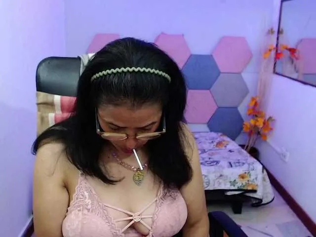Live sex webcam photo for AmandaPeet #291855523