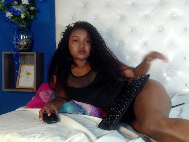 Live sex webcam photo for Amara-Afia #273735406