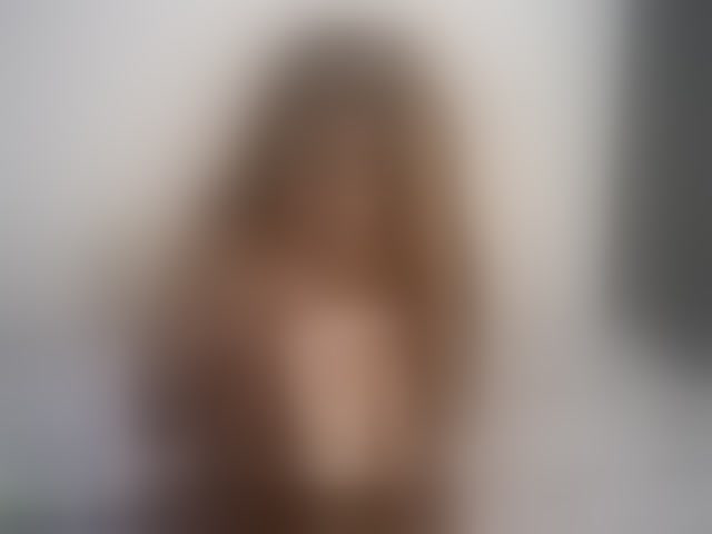 Live sex webcam photo for Amara-Rose1 #294076941