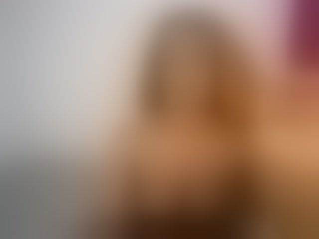 Live sex webcam photo for Amara-Rose1 #294152997