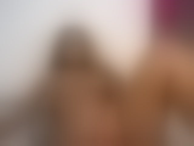 Live sex webcam photo for Amara-Rose1 #294162799