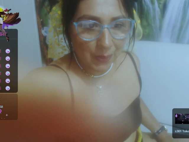 Live sex webcam photo for Amaral24 #276605885