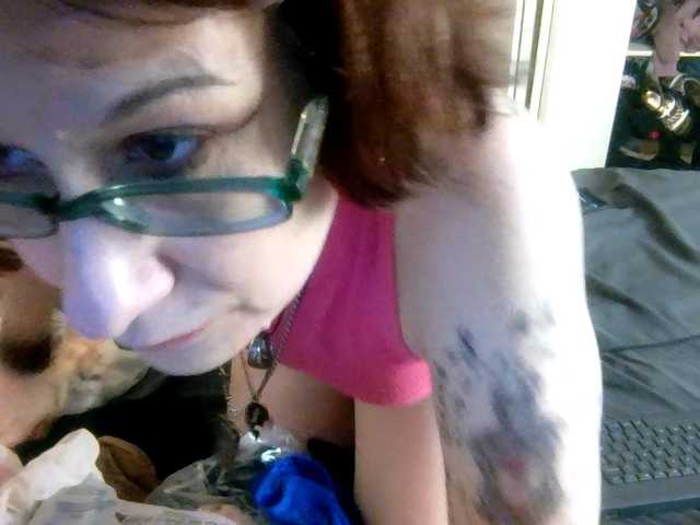 Live sex webcam photo for Amateurmilf #290320575