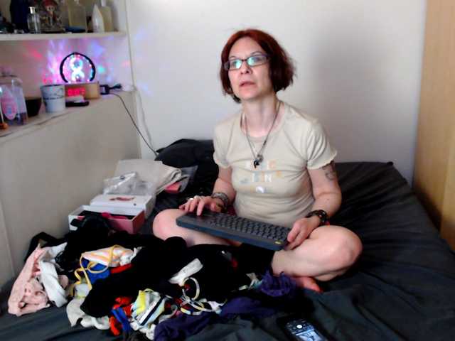 Live sex webcam photo for Amateurmilf #290533104