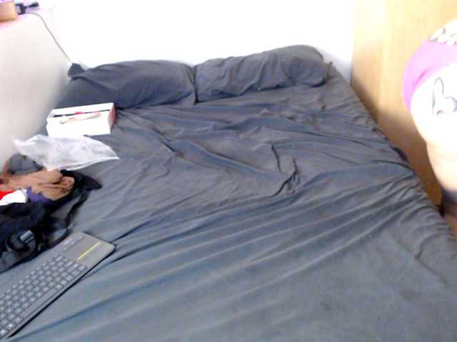 Live sex webcam photo for Amateurmilf #290571285