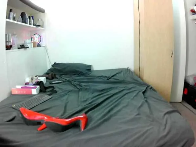 Live sex webcam photo for Amateurmilf #292286474