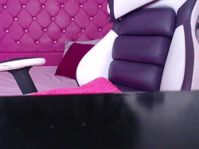 Live sex webcam photo for Ambaar #291880335