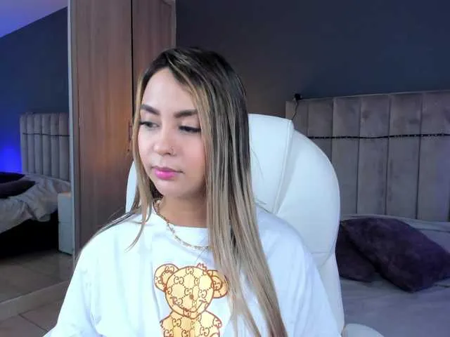 Live sex webcam photo for Ambar-Stones1 #291035922