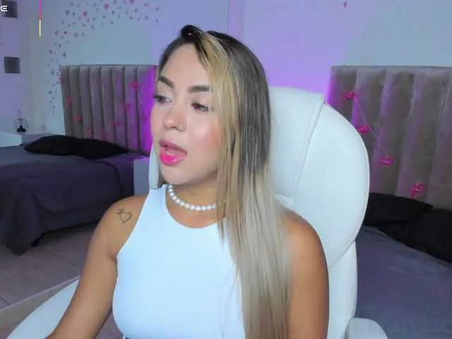 Live sex webcam photo for Ambar-Stones1 #291062561