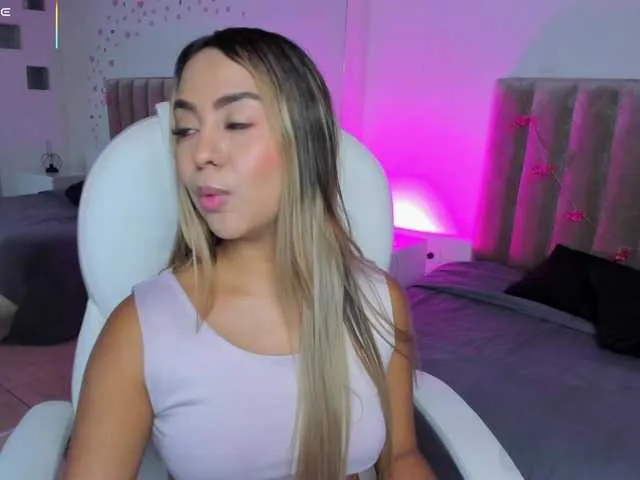 Live sex webcam photo for Ambar-Stones1 #291069919
