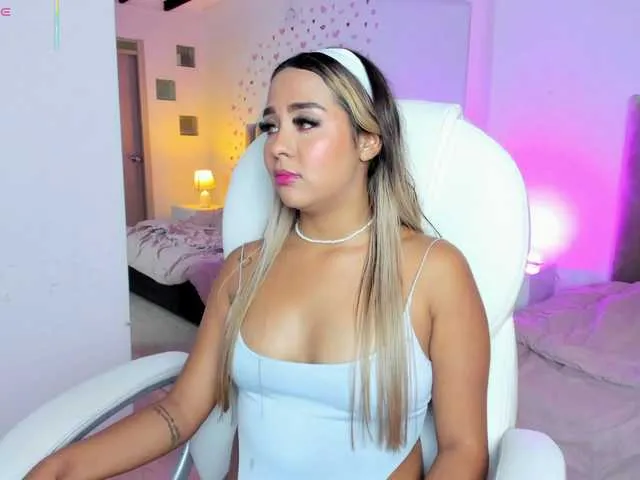Live sex webcam photo for Ambar-Stones1 #291085484