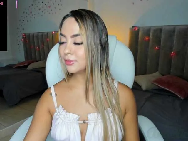 Live sex webcam photo for Ambar-Stones1 #291111721