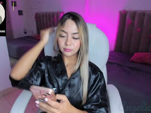 Live sex webcam photo for Ambar-Stones1 #291151963