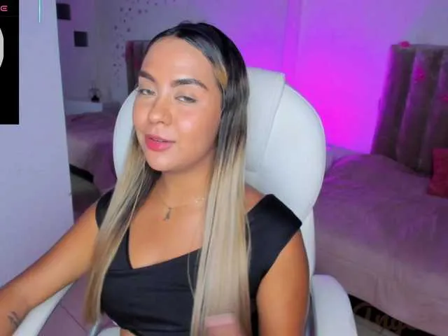 Live sex webcam photo for Ambar-Stones1 #291186042