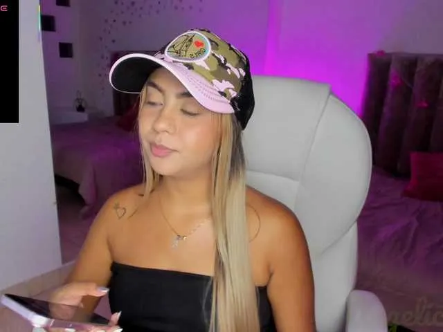 Live sex webcam photo for Ambar-Stones1 #291191356