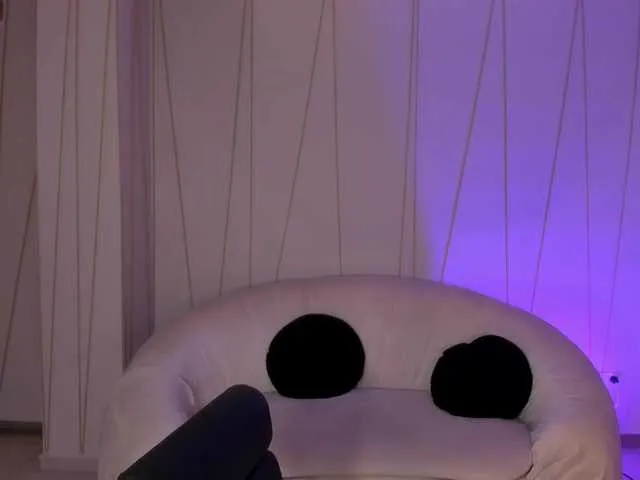 Live sex webcam photo for AmbarJames #291520354