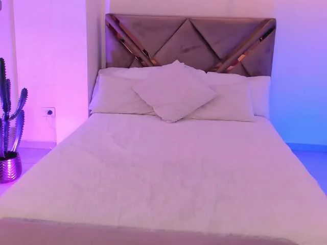 Live sex webcam photo for AmbarJames #291751242