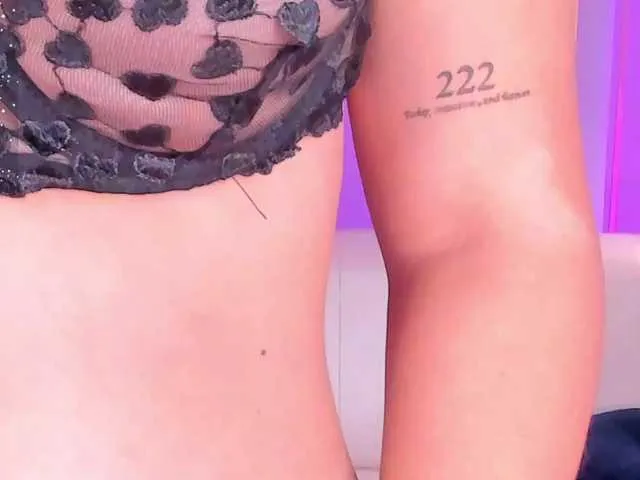 Live sex webcam photo for AmbarJames #291806440