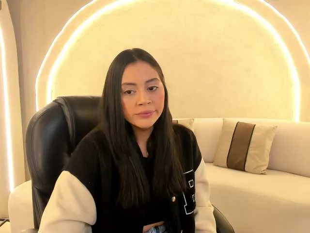 Live sex webcam photo for AmbarJames #292220288