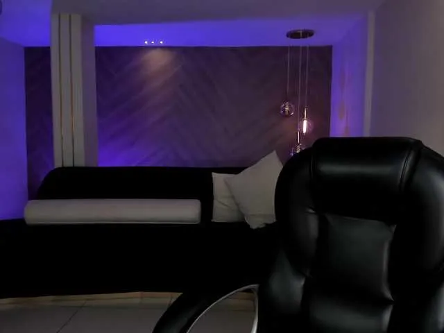 Live sex webcam photo for AmbarJames #292400942