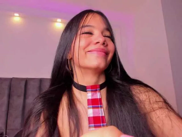 Live sex webcam photo for Amber-Meyer #290841645