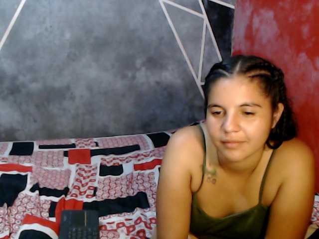 Live sex webcam photo for Amber-and-Marly #288186859