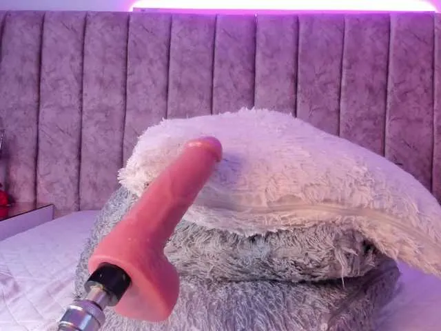 Live sex webcam photo for Amber-fox #293465075