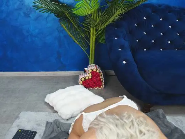 Live sex webcam photo for AmberGolden #290312742