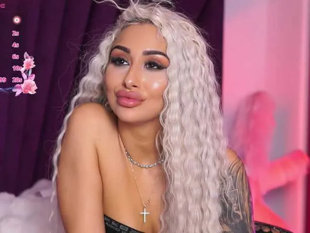 Live sex webcam photo for AmberGolden #290761697