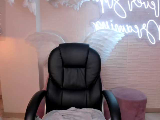 Live sex webcam photo for AmberLewis #277695111