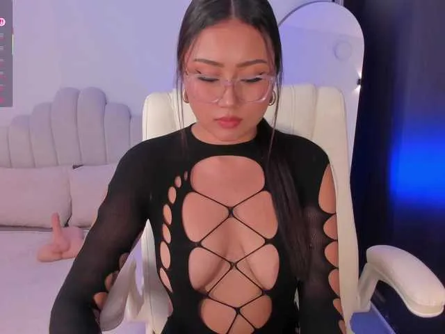 Live sex webcam photo for AmberLewis #292924398