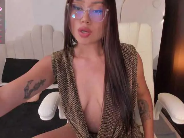 Live sex webcam photo for AmberLewis #293327749
