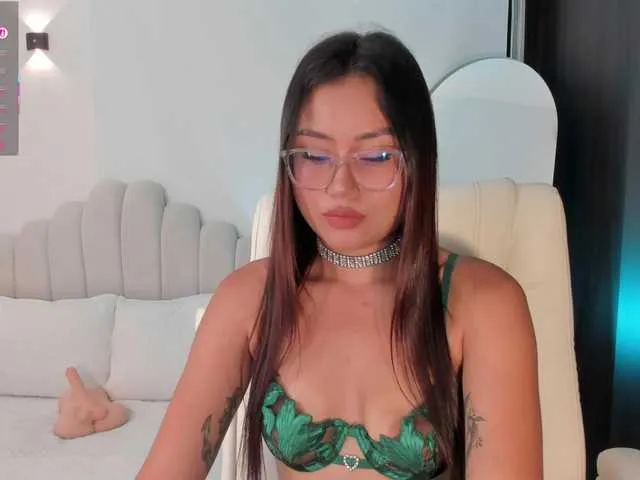 Live sex webcam photo for AmberLewis #294193552