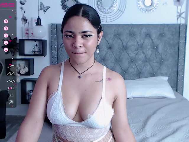 Live sex webcam photo for AmberSuit #274443518