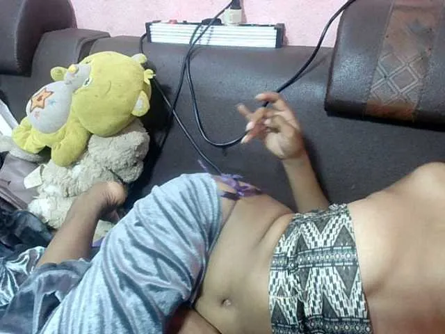 Live sex webcam photo for Amelia25 #290607448