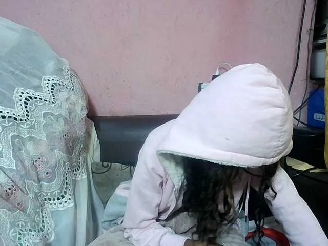 Live sex webcam photo for Amelia25 #291131100