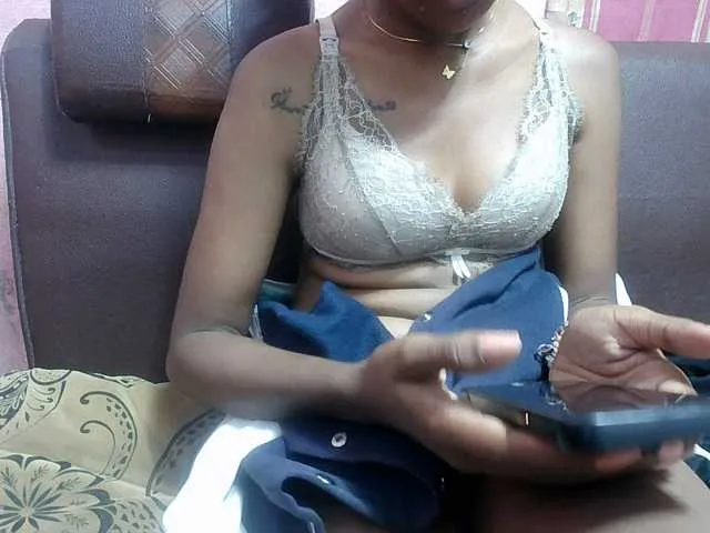 Live sex webcam photo for Amelia25 #291184450