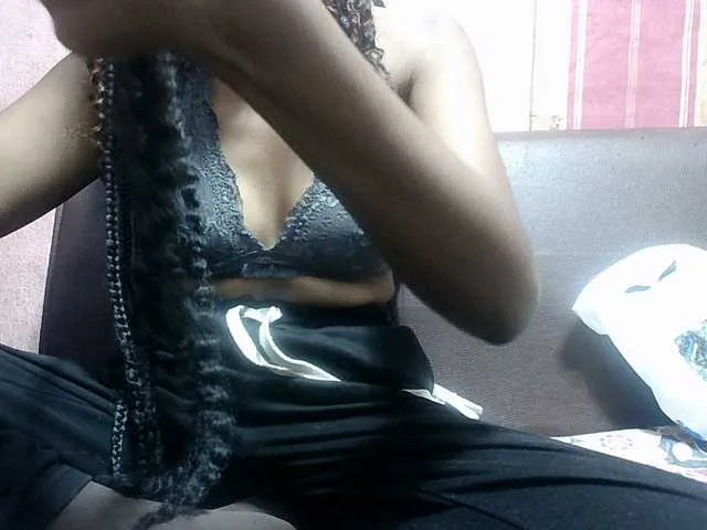 Live sex webcam photo for Amelia25 #291391067