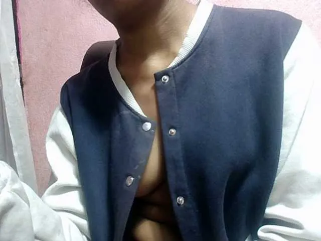 Live sex webcam photo for Amelia25 #291431544