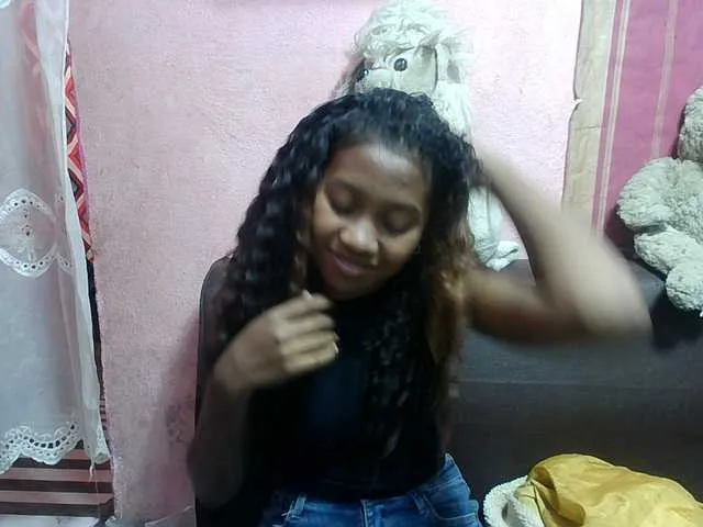 Live sex webcam photo for Amelia25 #291438883