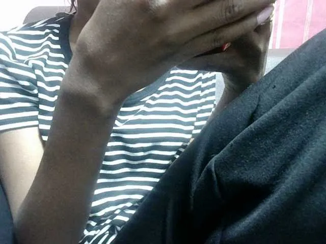 Live sex webcam photo for Amelia25 #291513360