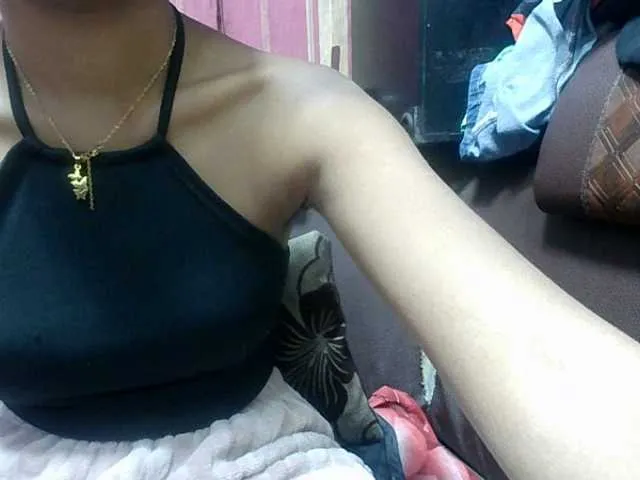 Live sex webcam photo for Amelia25 #291797299