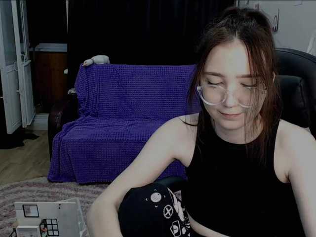 Live sex webcam photo for AmeliaMeow #275686493